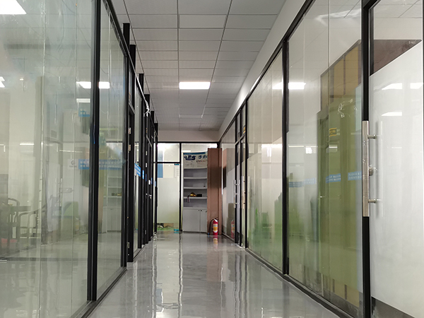 派尼尔公司走廊