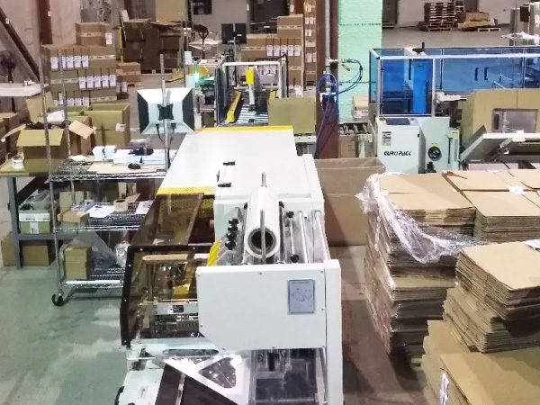 全自动的封箱流水线